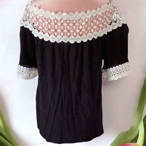 INC INTERNATIONAL CONCEPTS MEDIUM TOP BLOUSE OFF SHOULDER LACE DETAIL BLACK - Picture 2 of 7